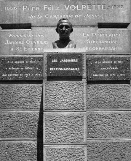 Monument du Pére Volpette